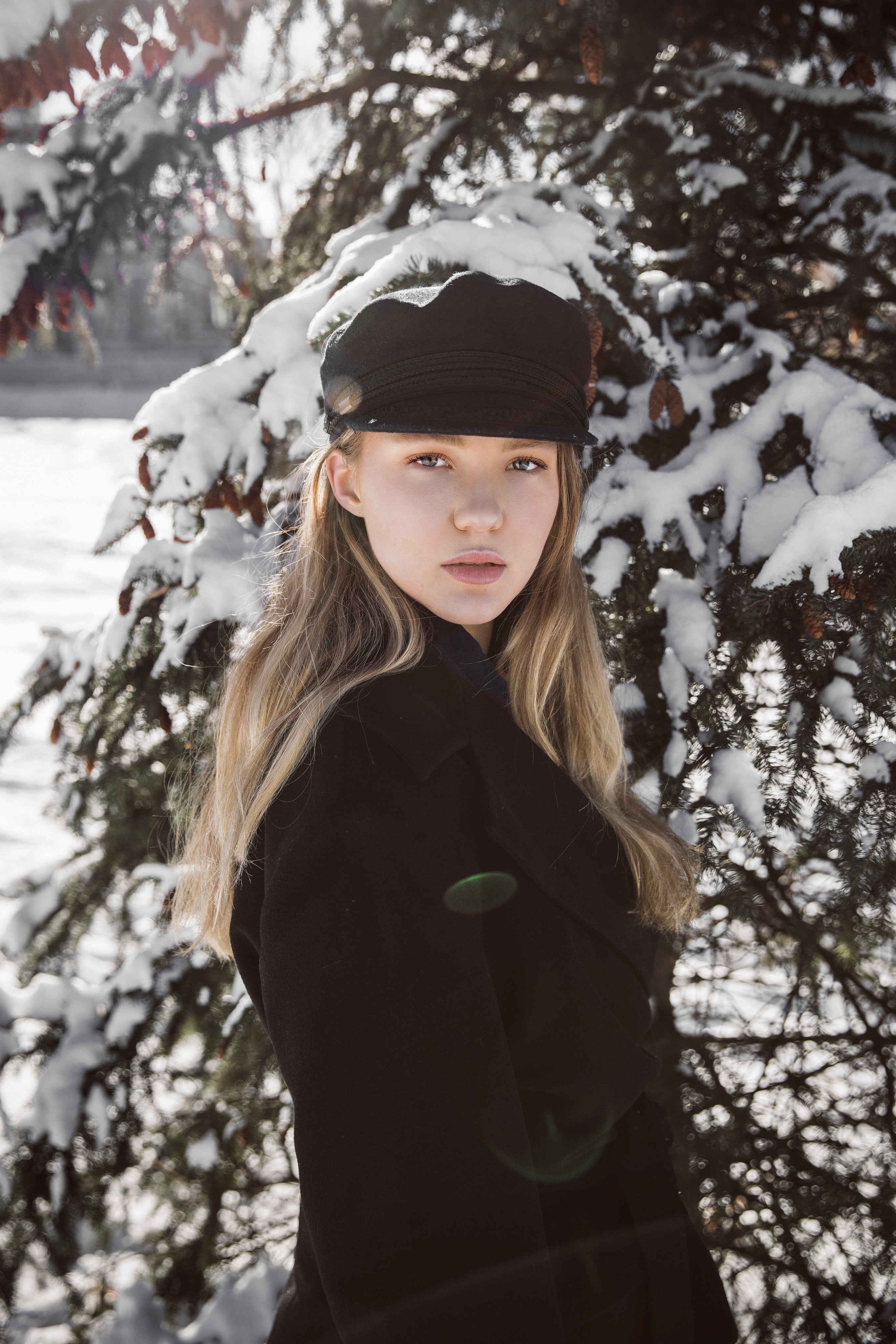 files/blond-woman-with-winter-pine_1.jpg